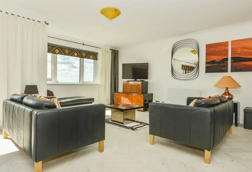 24 Burgh Island Causeway