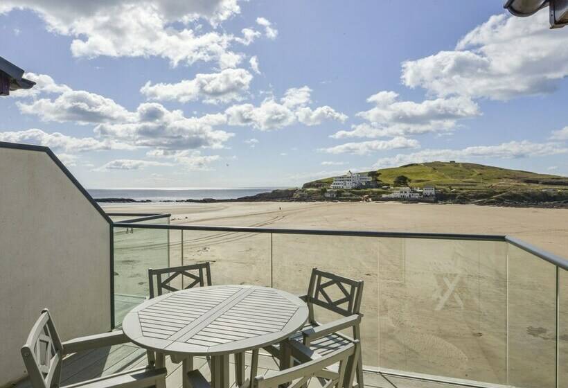 24 Burgh Island Causeway