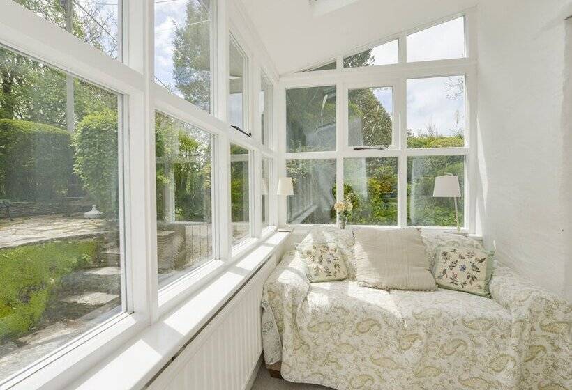 Ayr Cottage