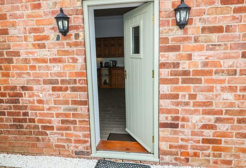 Barnfields Holiday Cottage