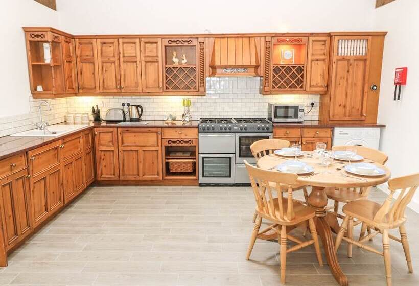 Barnfields Holiday Cottage