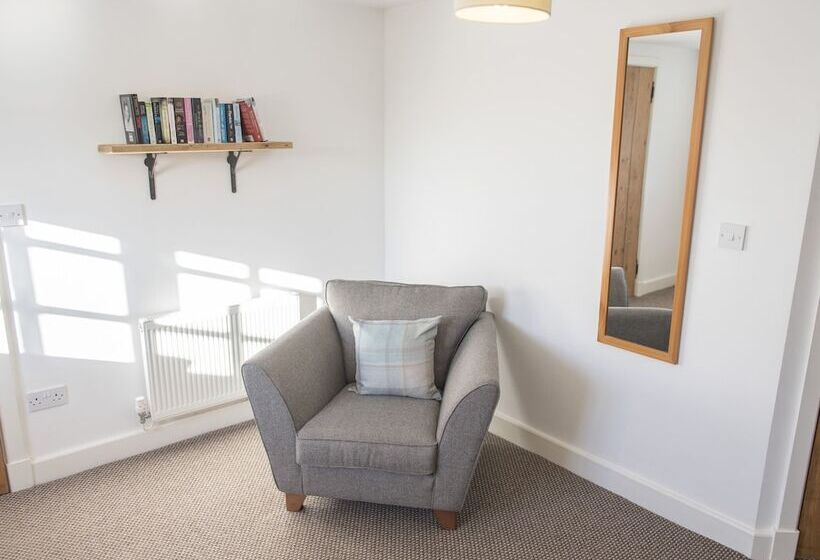 Barnfields Holiday Cottage