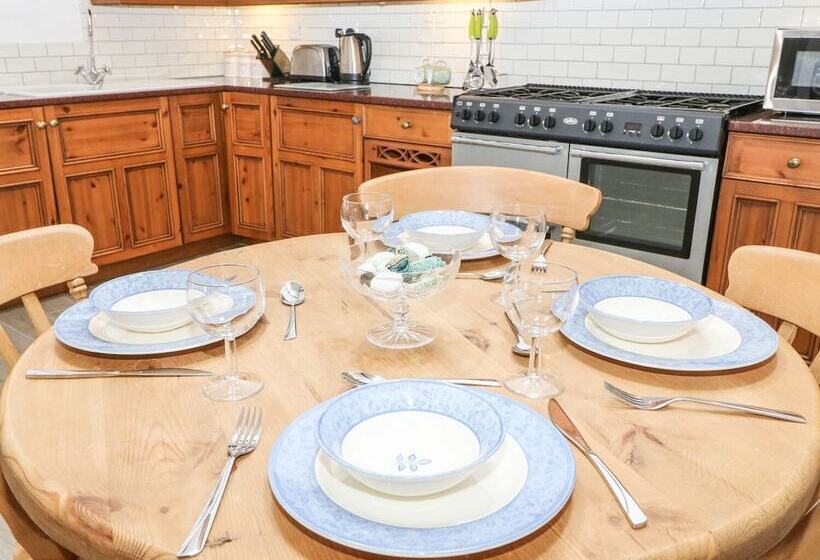 Barnfields Holiday Cottage