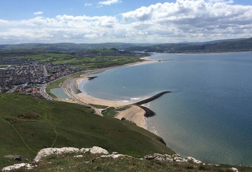 Beside The Sea   Ar Lan Y Mor