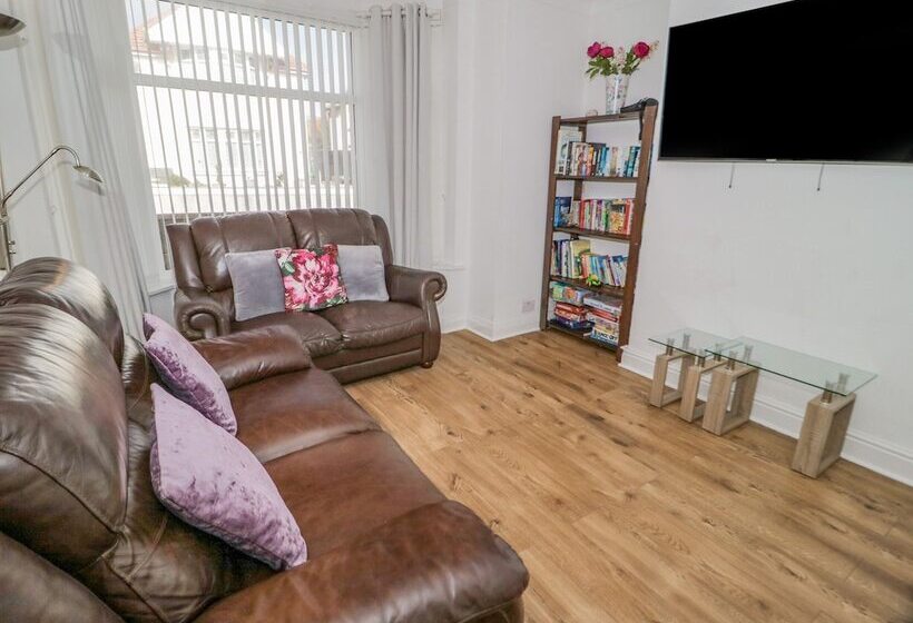 Beside The Sea   Ar Lan Y Mor