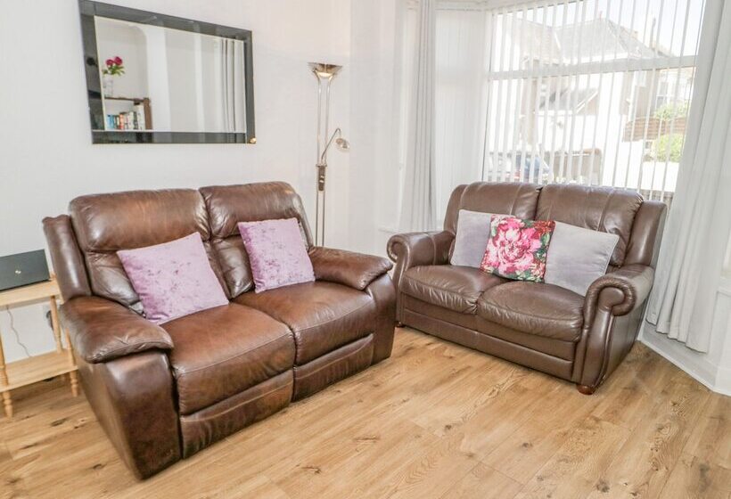 Beside The Sea   Ar Lan Y Mor