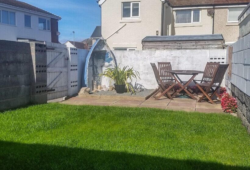 Beside The Sea   Ar Lan Y Mor