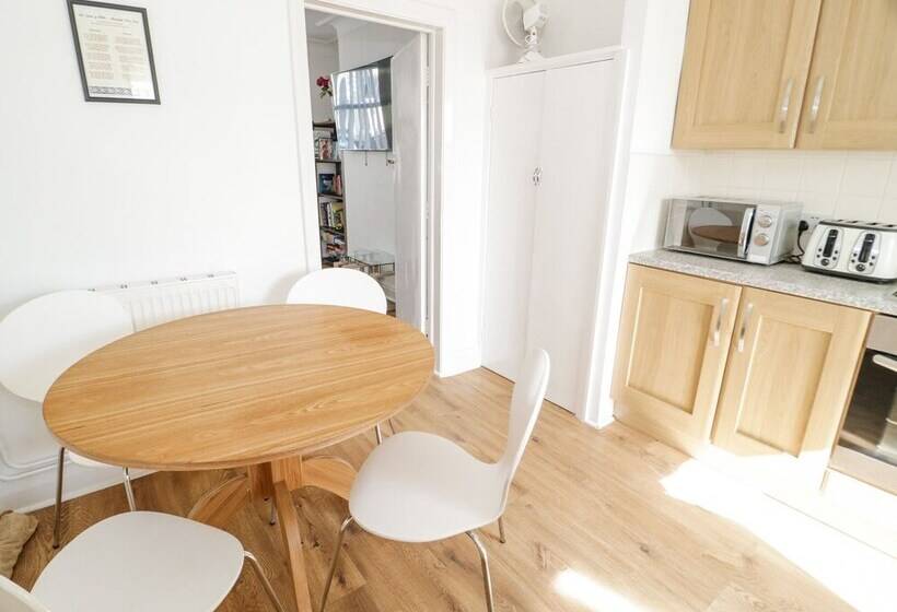 Beside The Sea   Ar Lan Y Mor