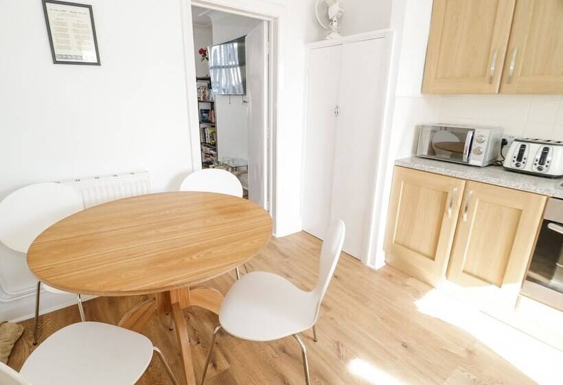 Beside The Sea   Ar Lan Y Mor