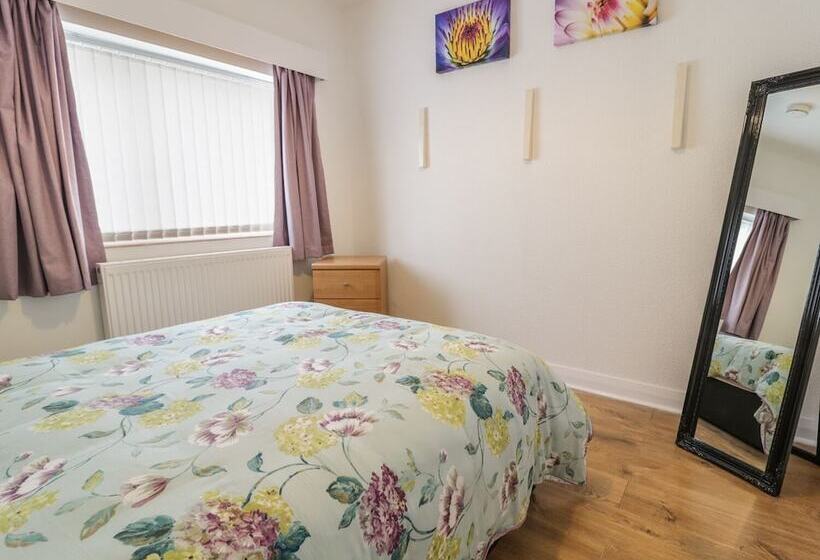 Beside The Sea   Ar Lan Y Mor