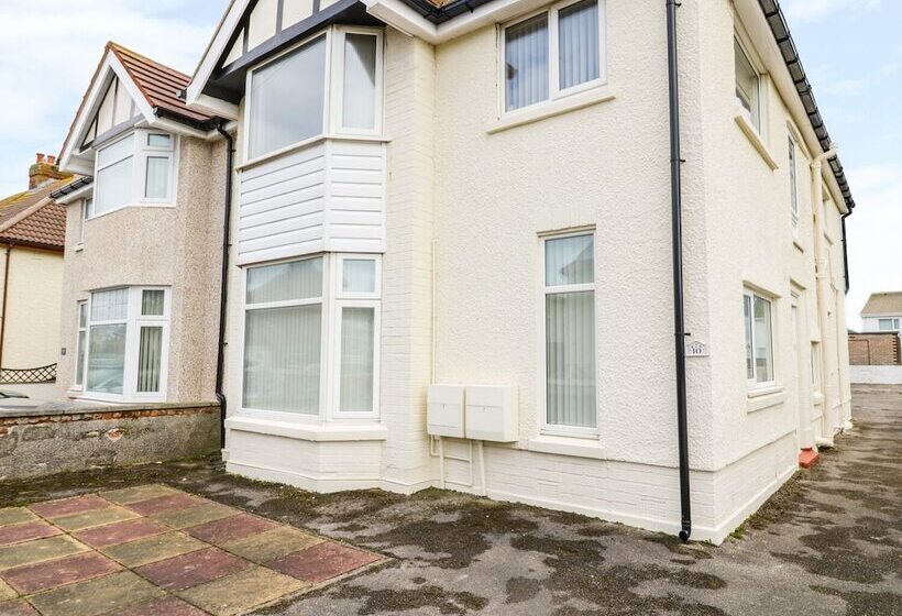 Beside The Sea   Ar Lan Y Mor