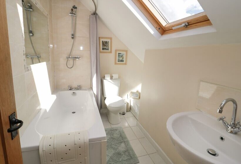 Bryn Dedwydd Farmhouse