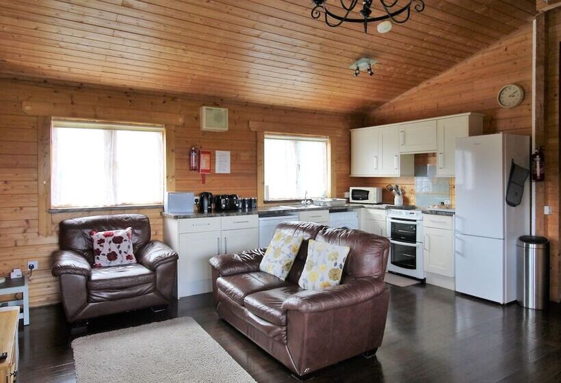 Cedar Lodge