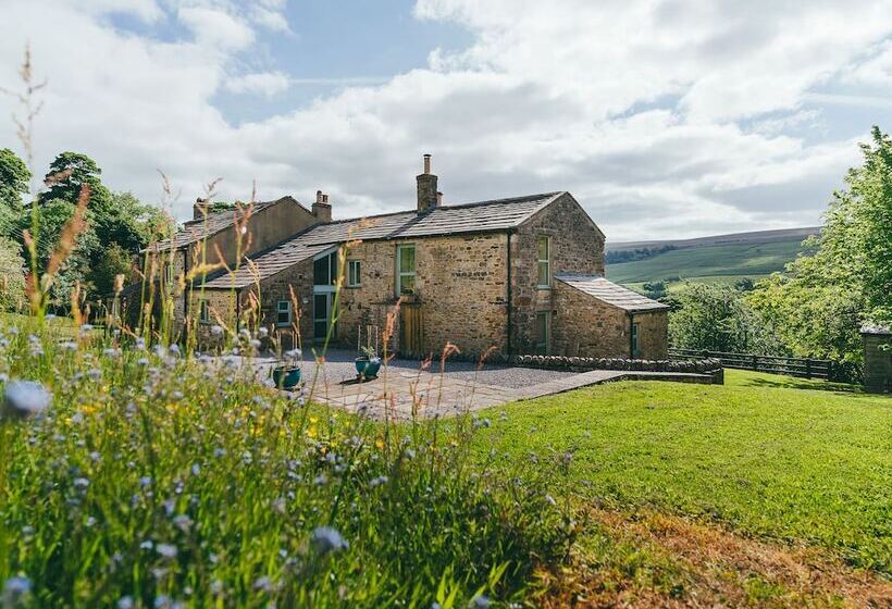 Deerclose West Farmhouse