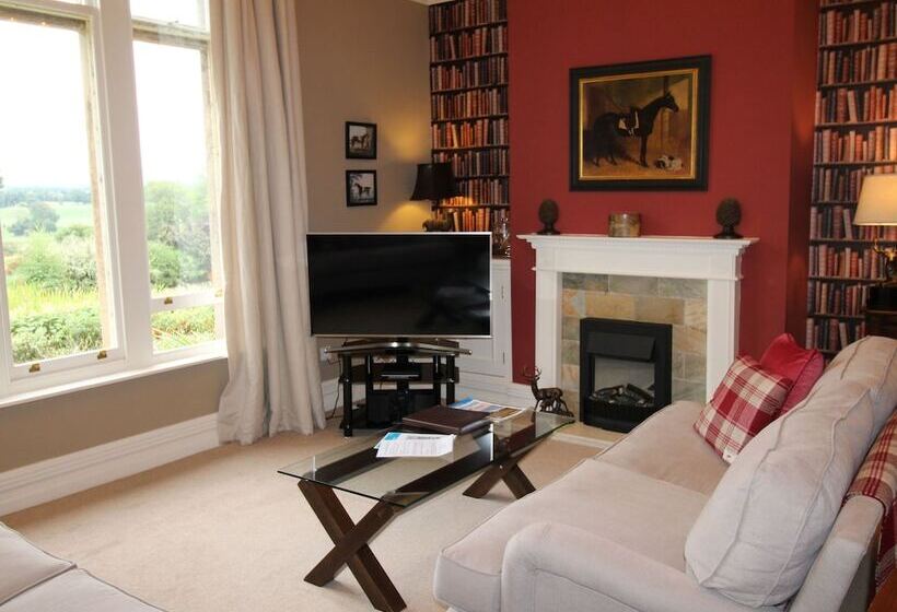 Geltsdale Garden Apartment