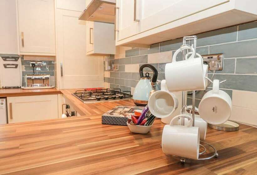 Glebe Hall Apartment