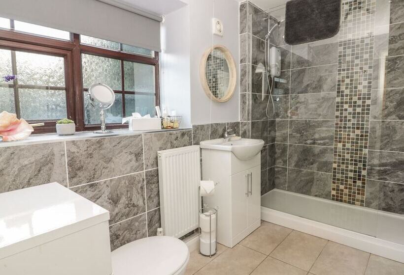 Glebe Hall Apartment