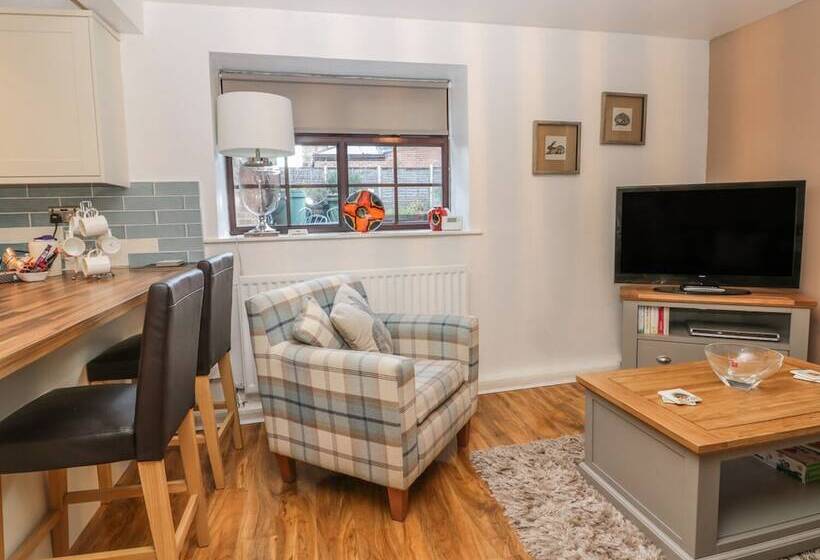 Glebe Hall Apartment