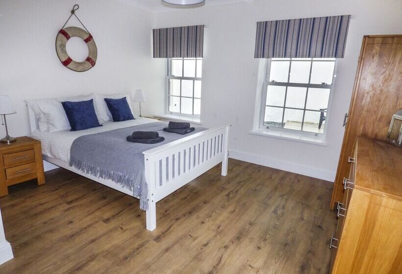 Harbour Beach At The Hideaway