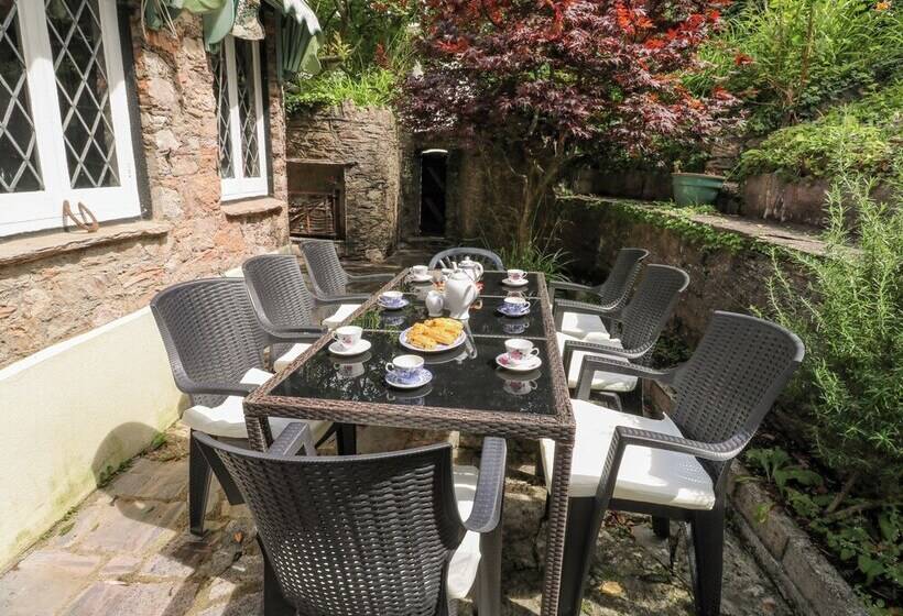 Hearthstone East Cottage