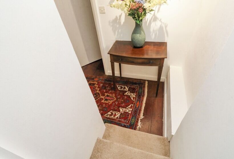 Hearthstone East Cottage