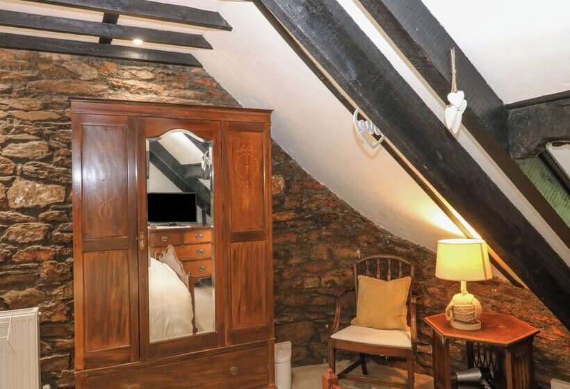 Hearthstone East Cottage