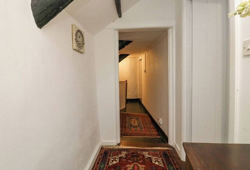 Hearthstone East Cottage