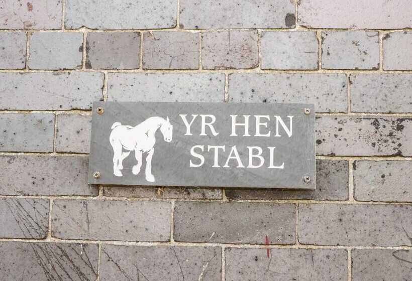Hen Stabl