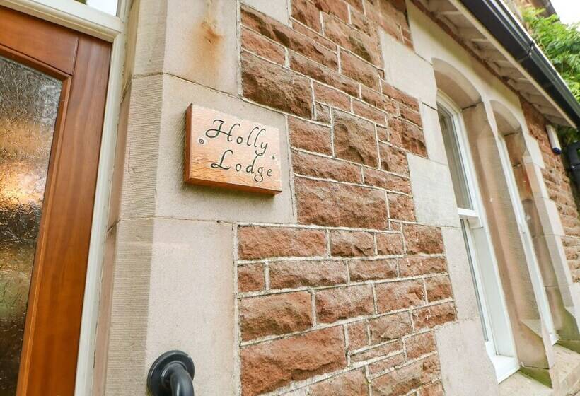 Holly Lodge