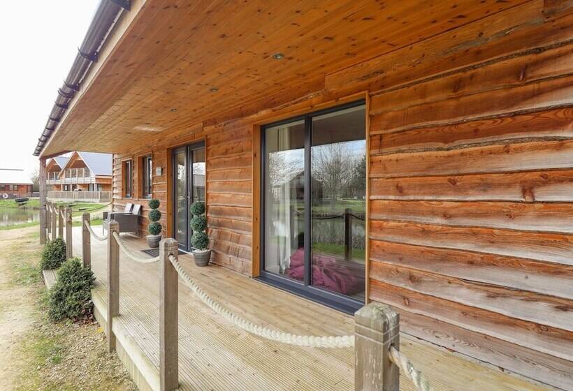 Lily Pad Lodge