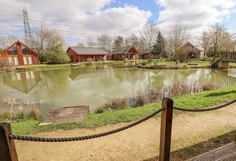 Lily Pad Lodge