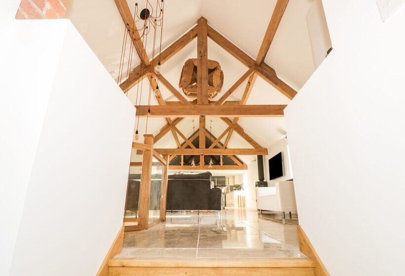 Lower Tundridge Cottage