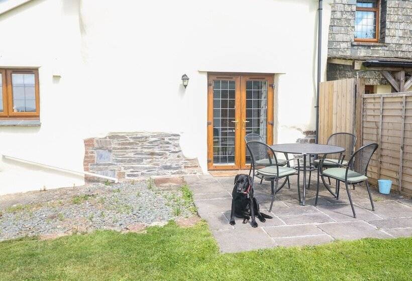 Lower West Curry Cottage