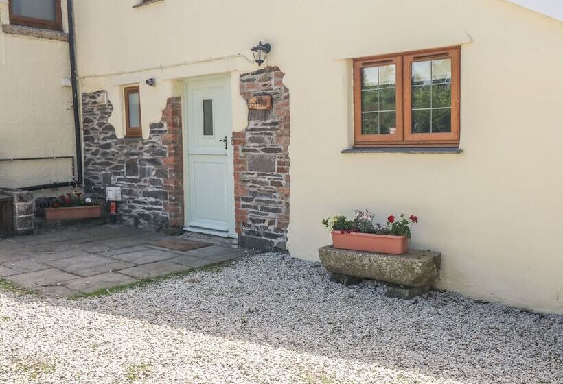 Lower West Curry Cottage