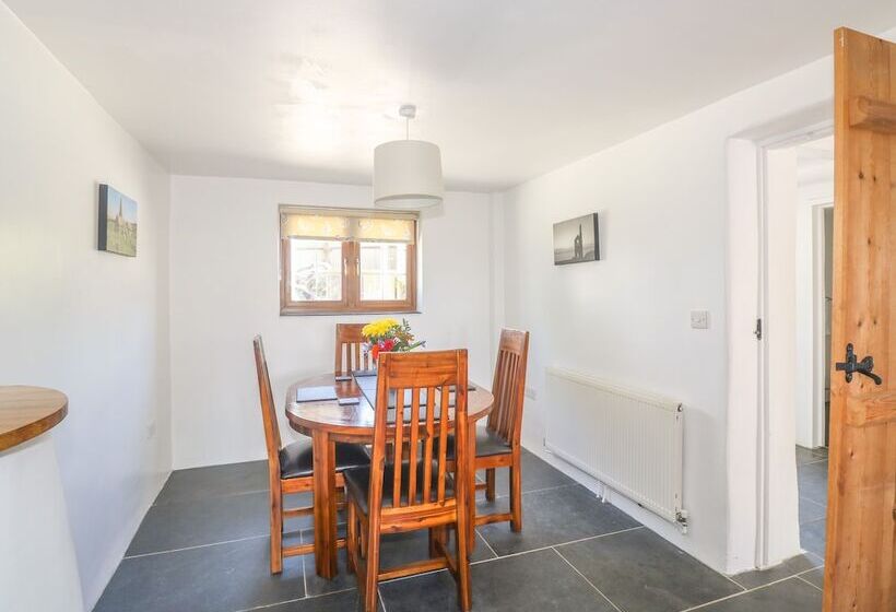 Lower West Curry Cottage