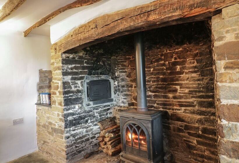 Lower West Curry Farmhouse