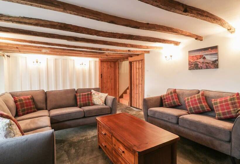 Lower West Curry Farmhouse