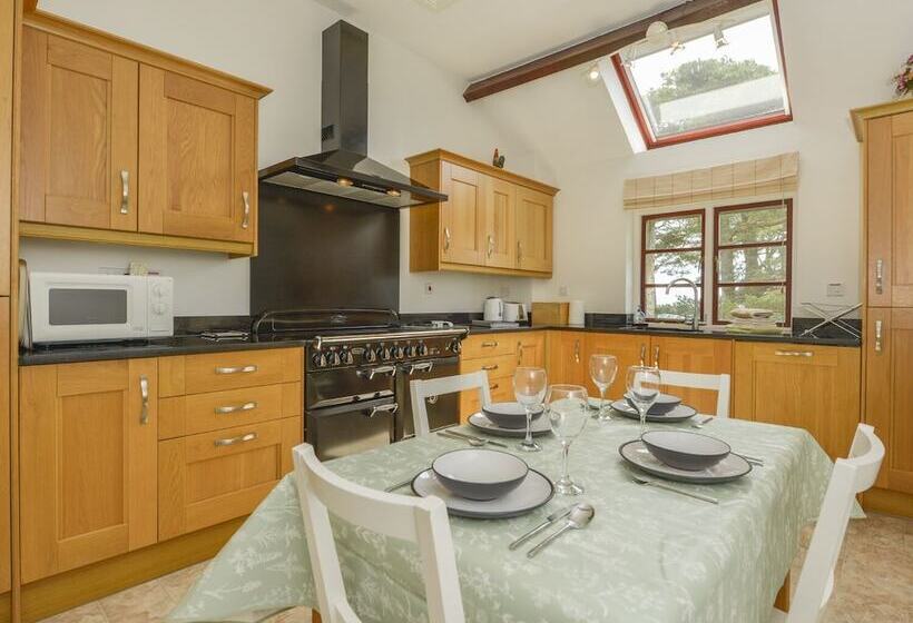 Ludgate Cottage