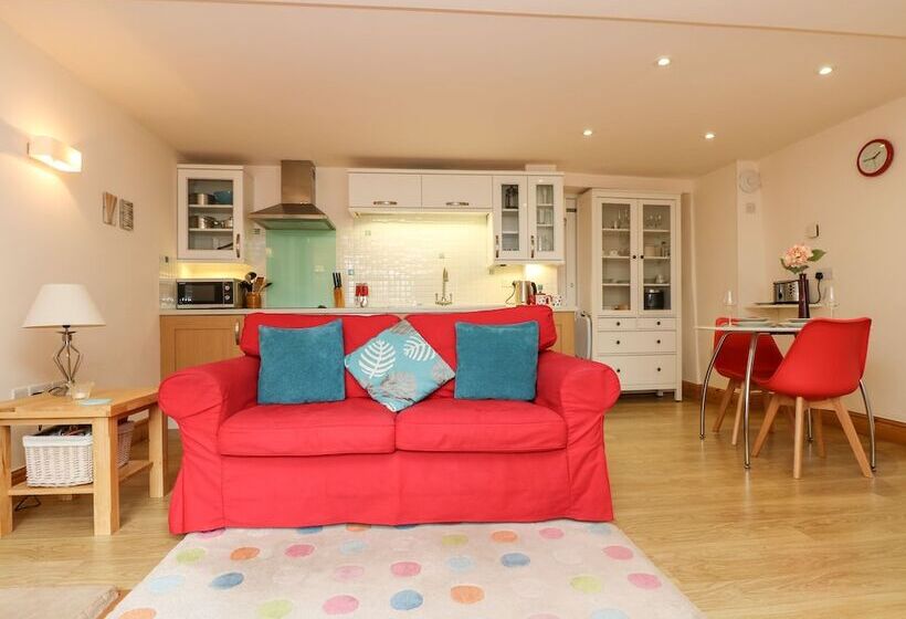 Plum Cottage