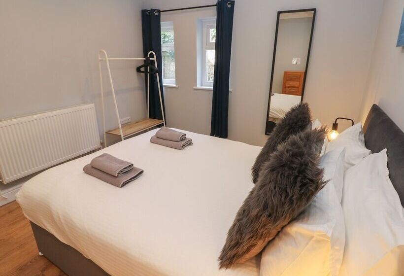 South Beach At The Hideaway