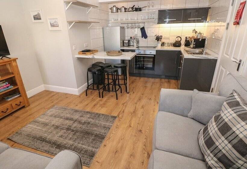 South Beach At The Hideaway