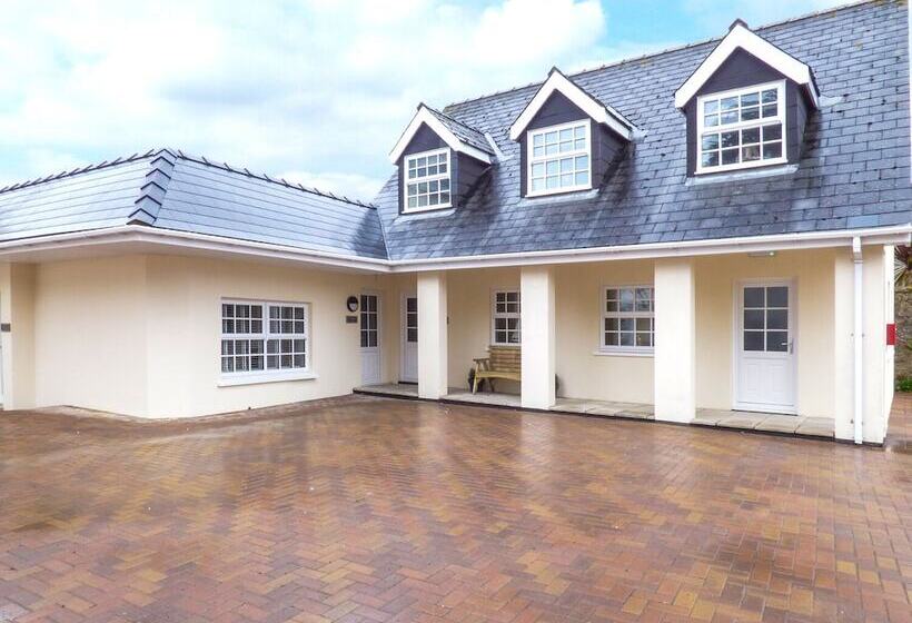 South Beach At The Hideaway