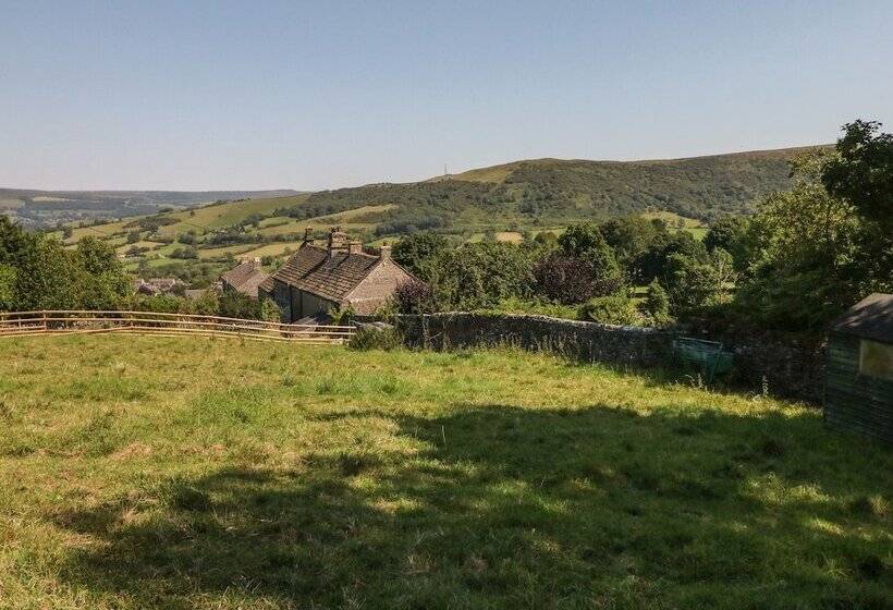 The Barn At Smalldale Hall