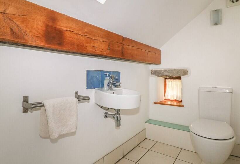 The Barn At Smalldale Hall