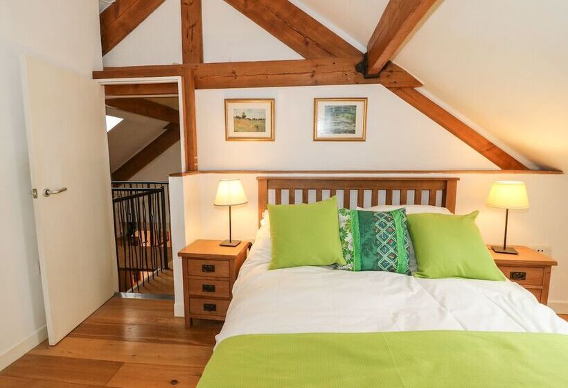 The Barn At Smalldale Hall