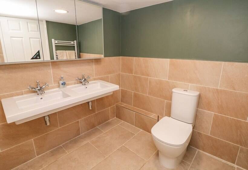 The Barn At Smalldale Hall