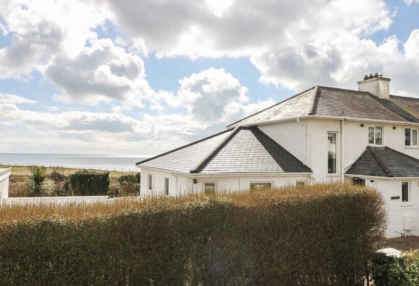 The Beach House Criccieth