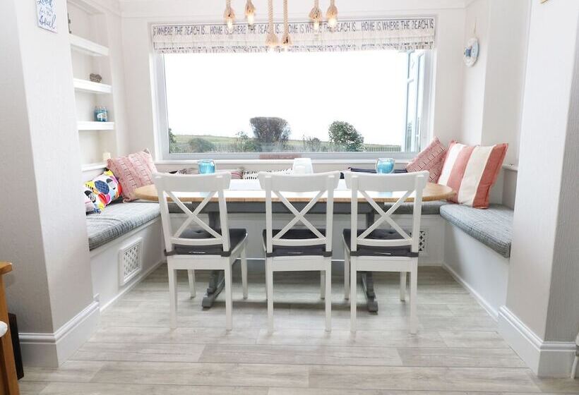 The Beach House Criccieth