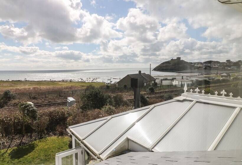 The Beach House Criccieth