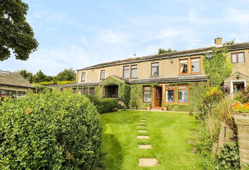Upper Highlees Farm